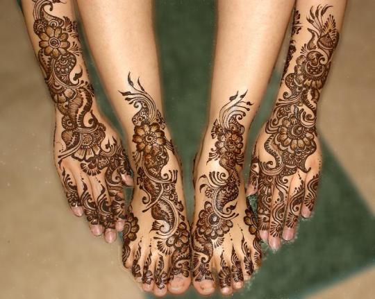 hand and feet mehendi design