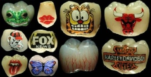 15 Amazing Examples of Teeth Tattoos (Tatooth)