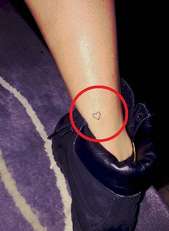 Hailey Baldwin S 17 Tattoos Their Meanings Body Art Guru