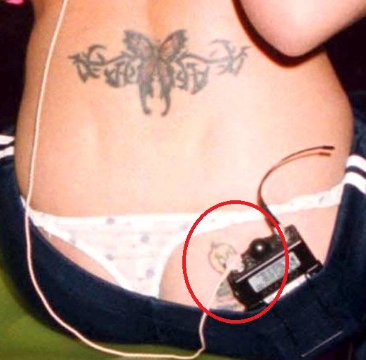 Cheryl Cole - Tatuaje de Piolín en el trasero