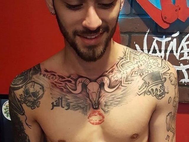 Zayn Malik Tetování na Hrudi