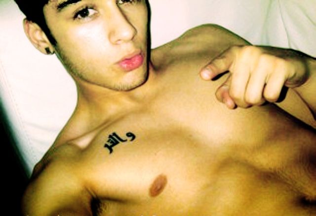 Zayn Malik grootvader naam Tattoo on Chest