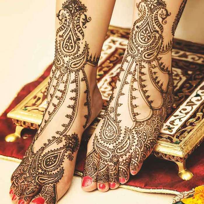 Unique Arabic design mehndi