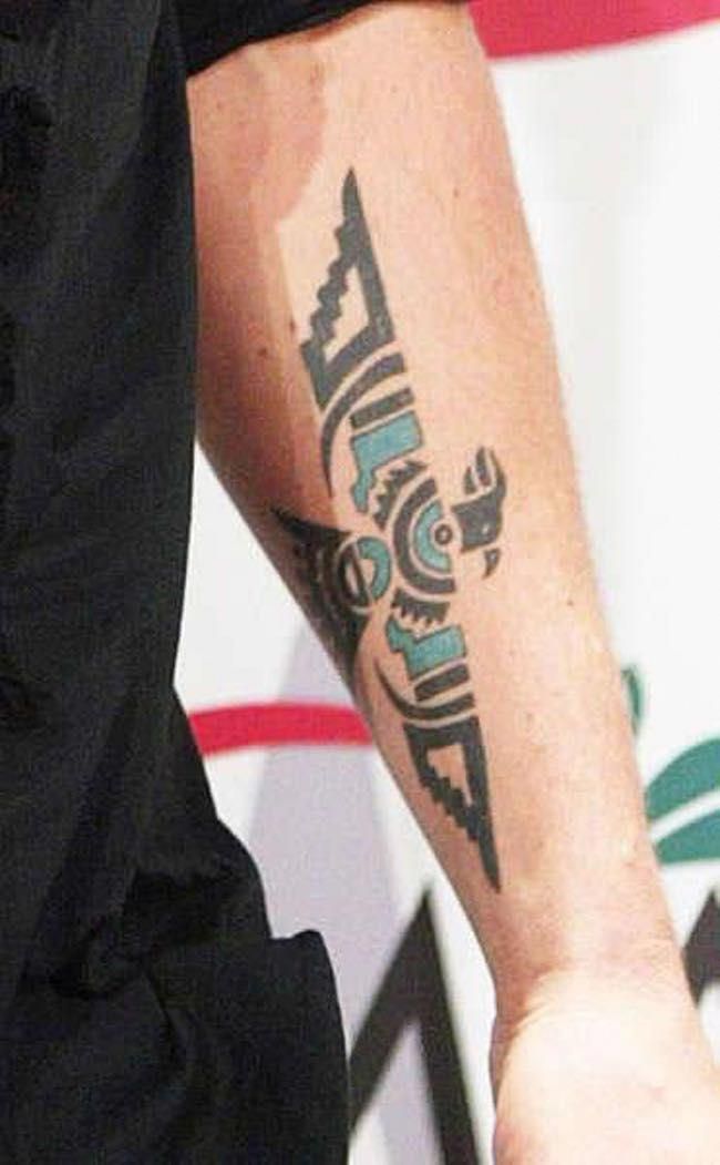 Keith Urban S 7 Tattoos Their Meanings Body Art Guru