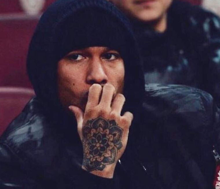 Nigel de Jong hand tattoo 1