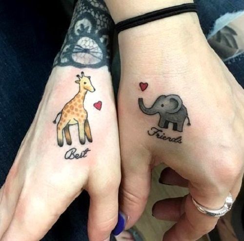 Giraffe und Elefanten-Tattoo