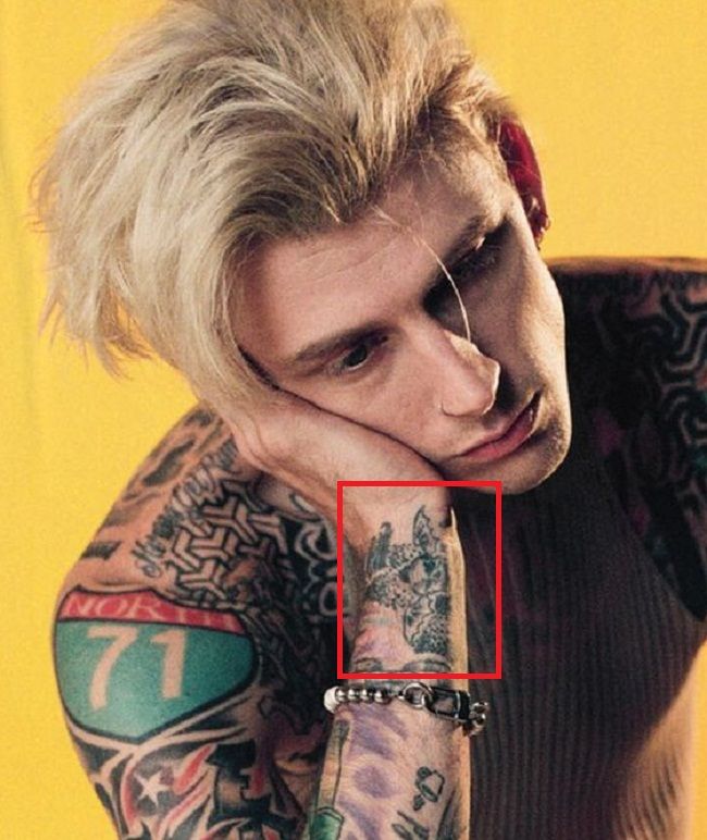 Все тату machine gun kelly