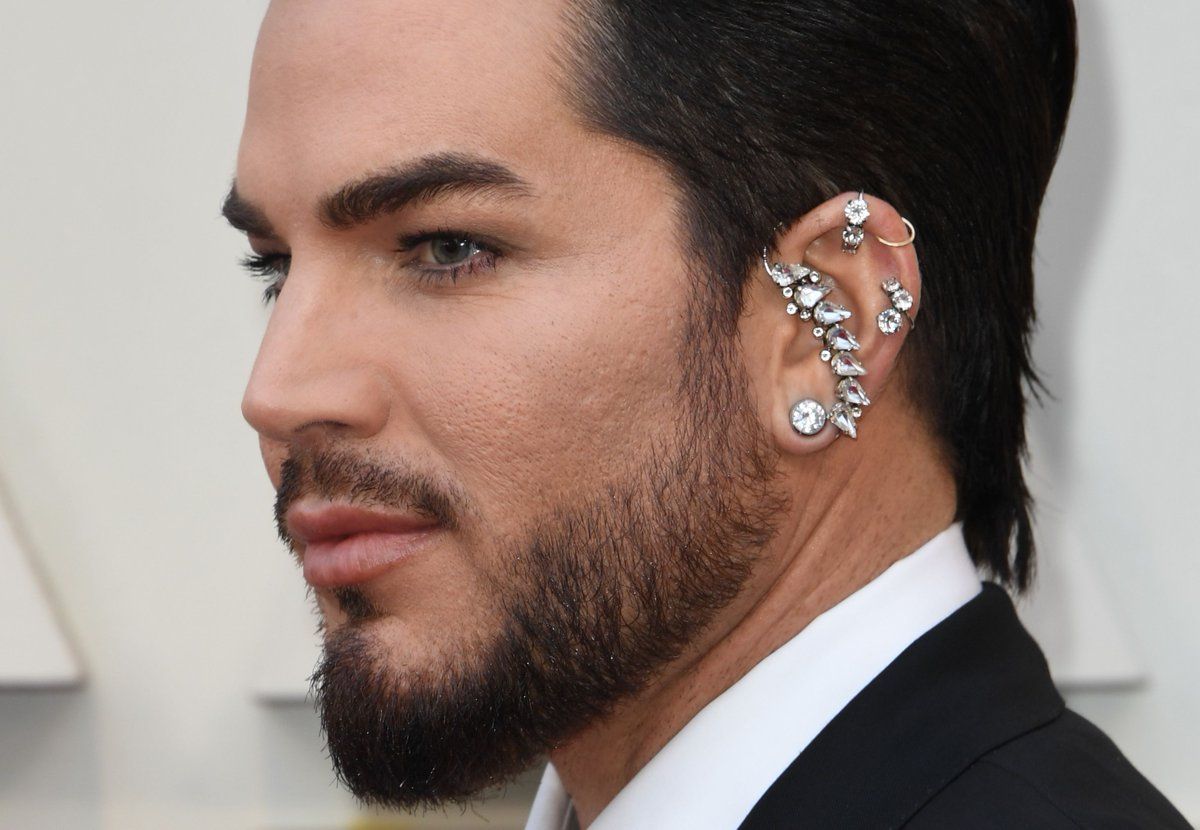 60+ Celebrities With Ear Piercings 