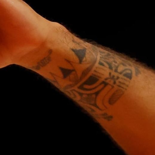 Evan Fournier tribal tattoo2