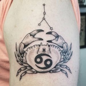 50 Amazing Crab Tattoos with Meanings - Body Art Guru