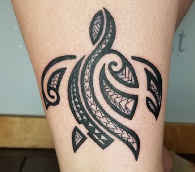 Polynesian-Theme Turtle Tattoo