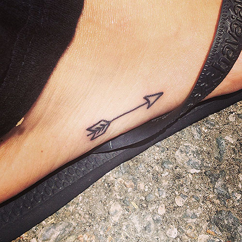 jana kramer arrow foot tattoo