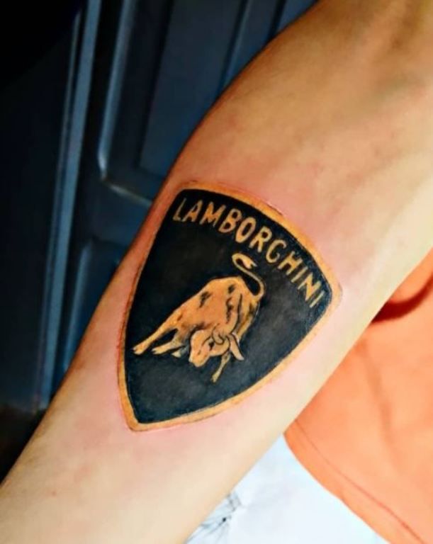 Arriba 54+ imagen lamborghini logo tattoo