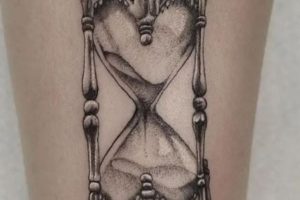55+ Amazing Hourglass Tattoo Designs with Meanings, Ideas, and Celebrities