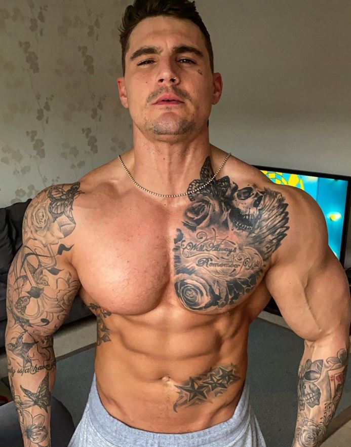 Ross Dickerson tattooed body