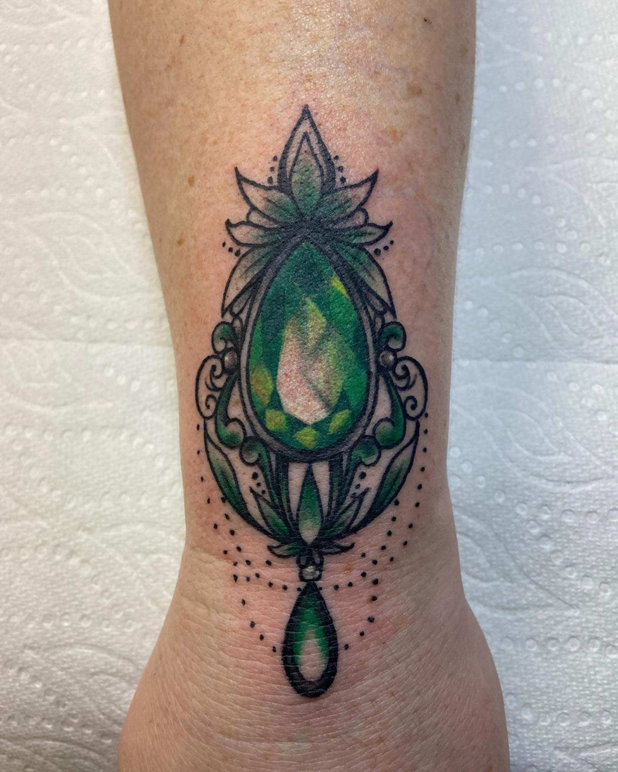 50 Incredible Emerald Tattoo Designs with Ideas with Meaning Body Art