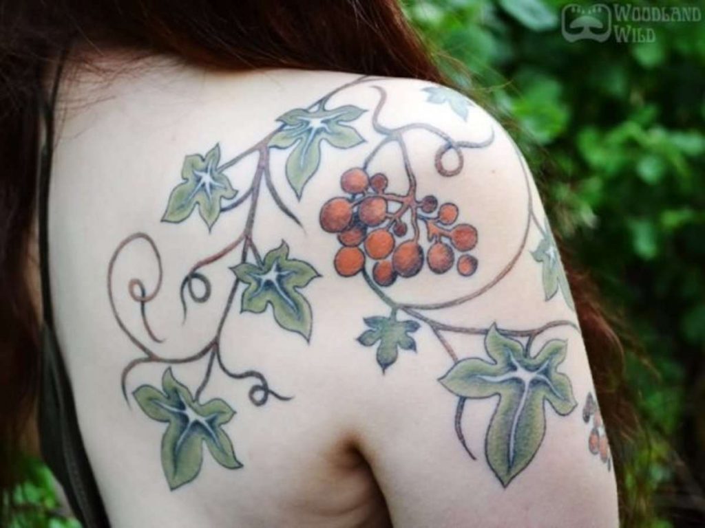 25+ Enchanting Poison Ivy Tattoo Designs with Meanings and Ideas - Body ...