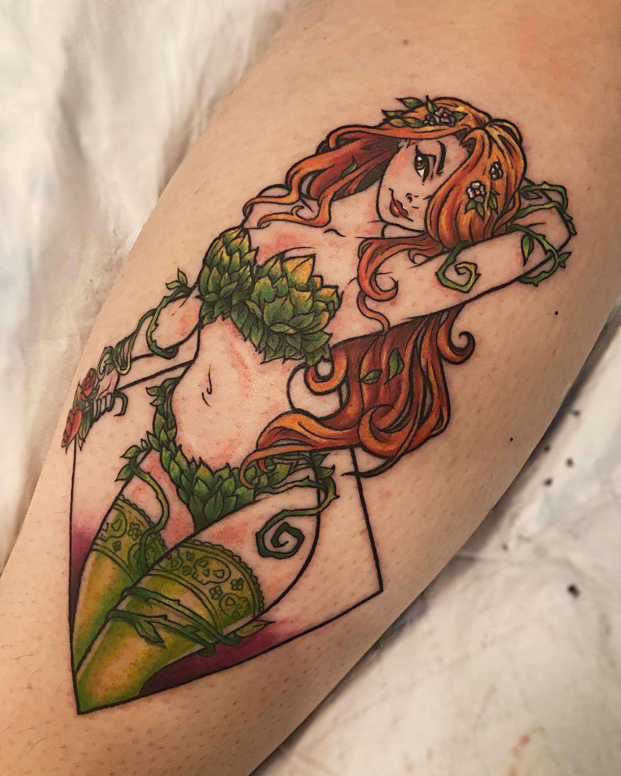 25+ Enchanting Poison Ivy Tattoo Designs with Meanings and Ideas - Body Art Guru